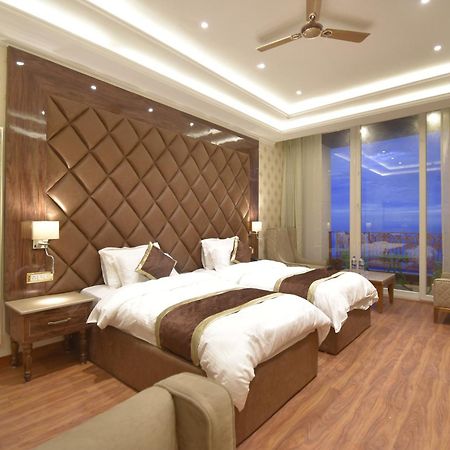 Grand Him Queen Ac Centralized ดารัมซาลา ภายนอก รูปภาพ
