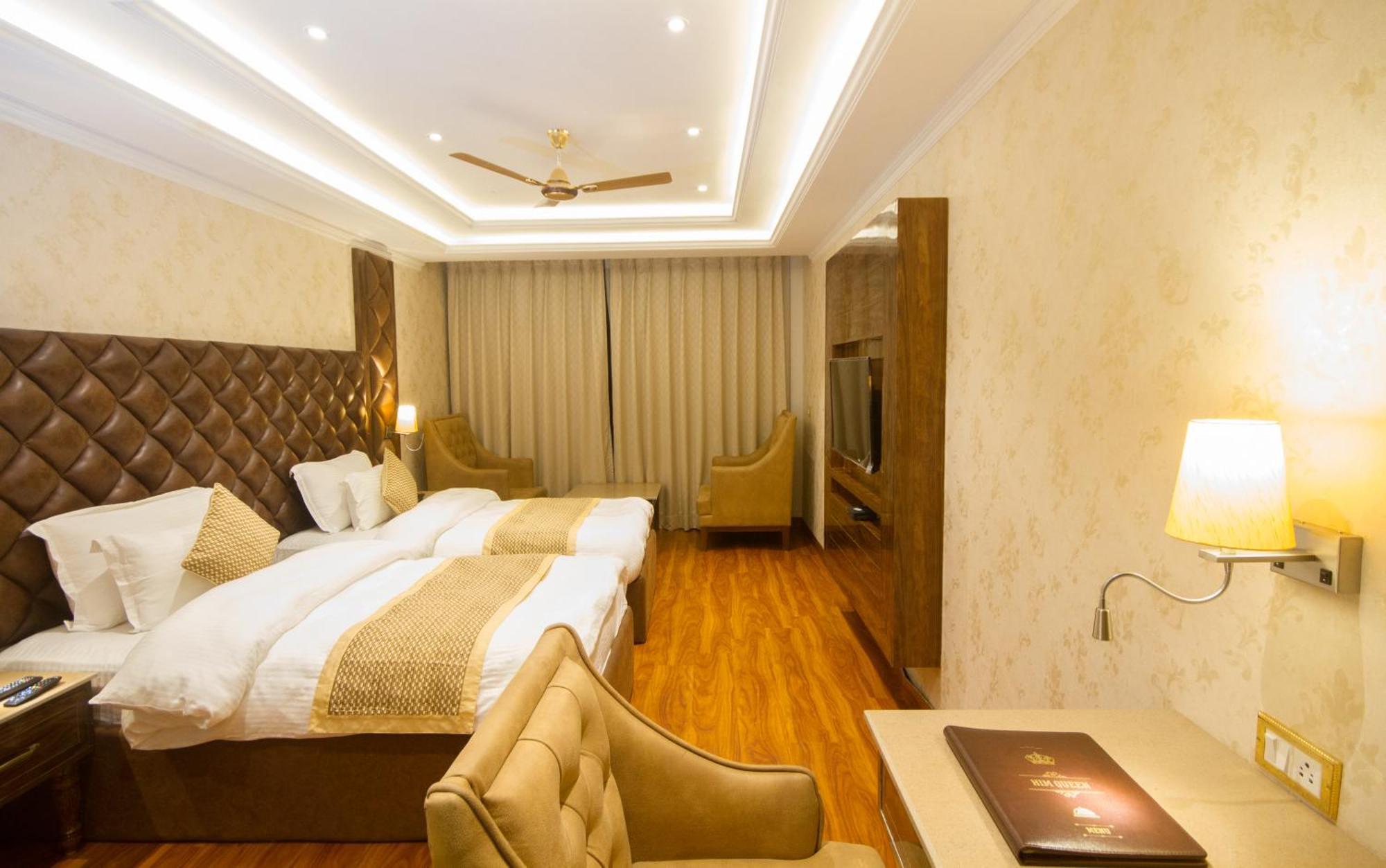 Grand Him Queen Ac Centralized ดารัมซาลา ภายนอก รูปภาพ