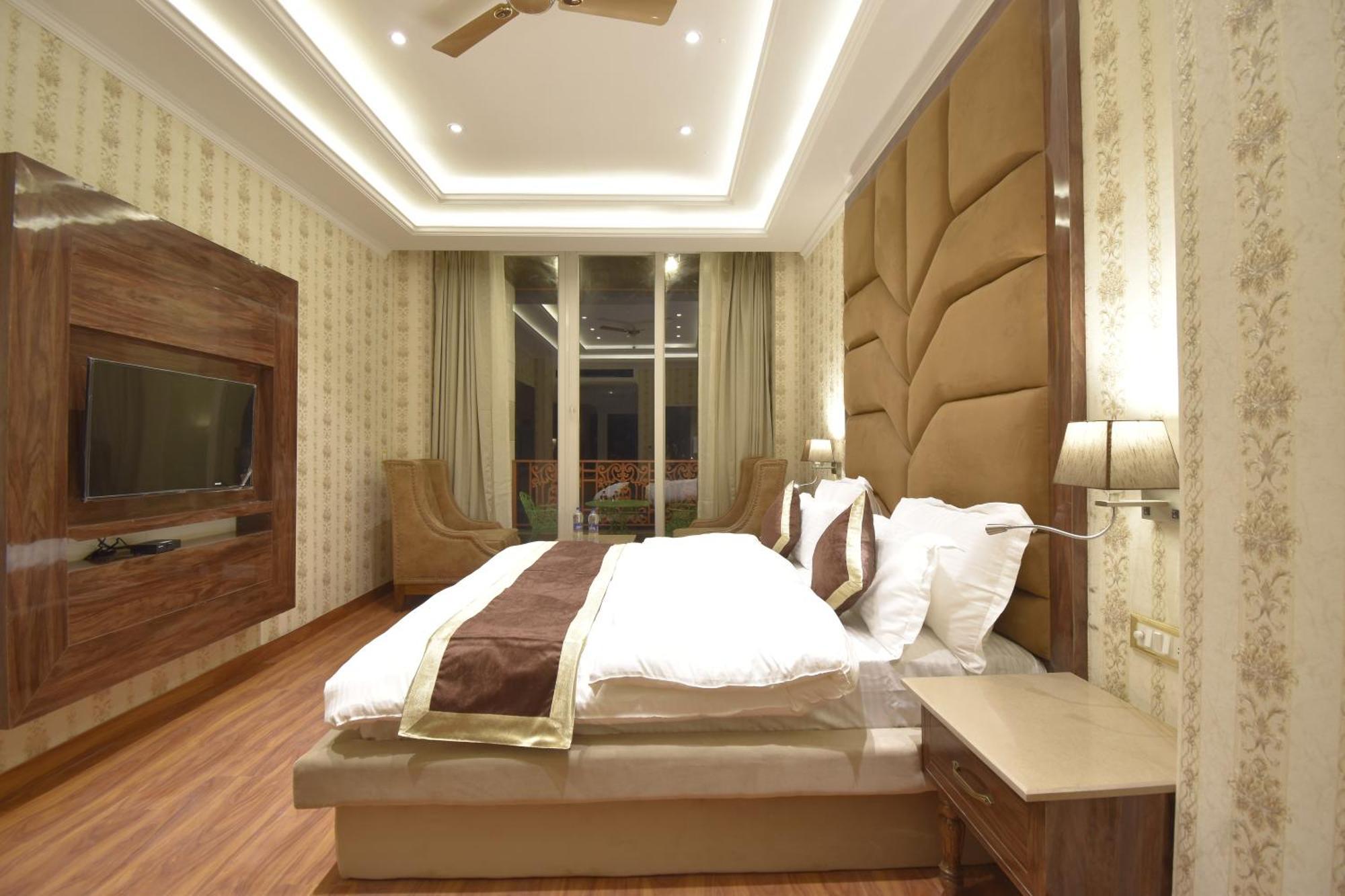 Grand Him Queen Ac Centralized ดารัมซาลา ภายนอก รูปภาพ