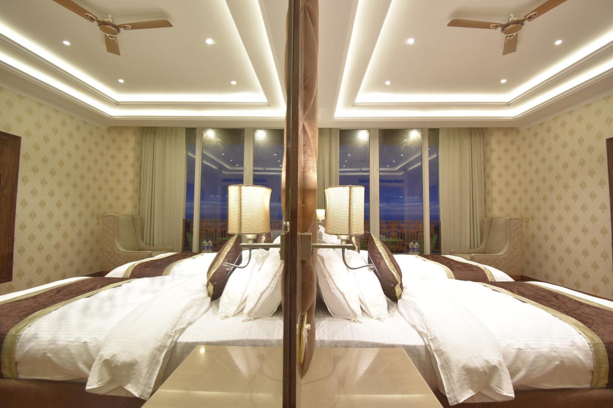 Grand Him Queen Ac Centralized ดารัมซาลา ภายนอก รูปภาพ